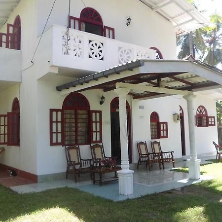 Raj Villa Kumarakanda هيكادوفا المظهر الخارجي الصورة